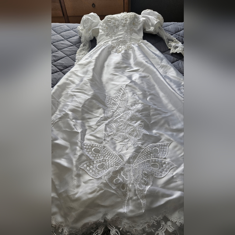 1990's wedding gown.Stunning - Picture 15 of 15